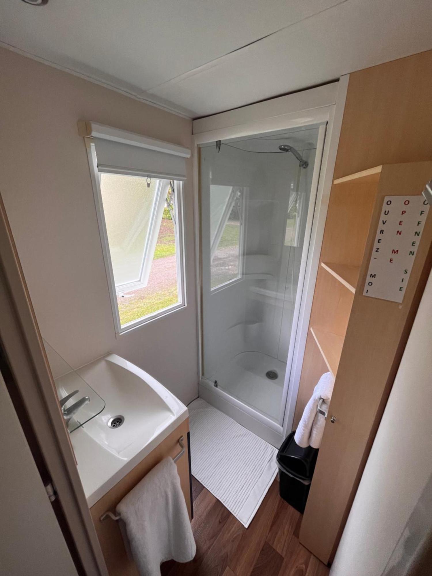 Les Pinots D'Alsace - 3 Bungalows Climatises Avec Tv - Proche Europa Park Boofzheim Oda fotoğraf